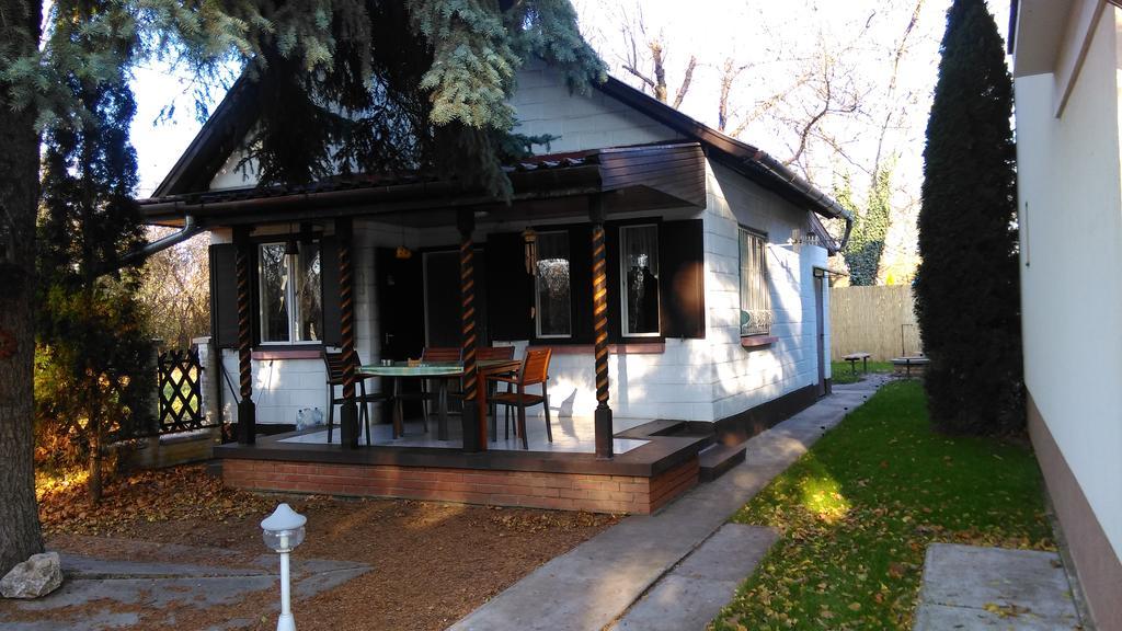 Napsugar Vendeghaziko Apartment Oroshaza Exterior photo