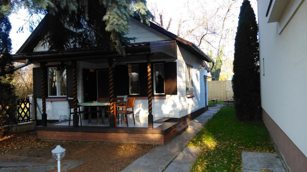 Napsugar Vendeghaziko Apartment Oroshaza Exterior photo